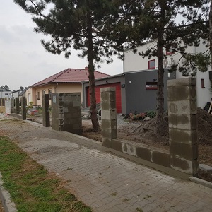 Zděný plot